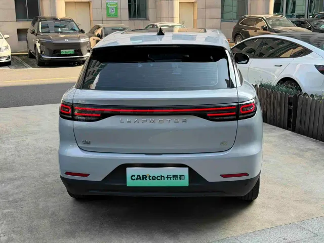 Leapmotor C11 — Фото автомобиля 4