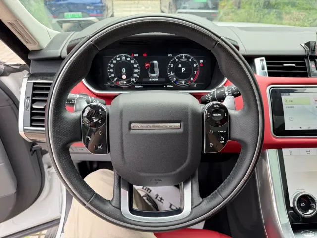 Land Rover Range Rover Sport 2022 3.0 L6 Gloss Black Edition — Фото автомобиля 12