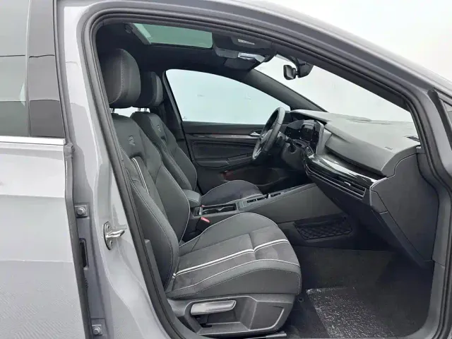 Volkswagen Golf — Фото автомобиля 12