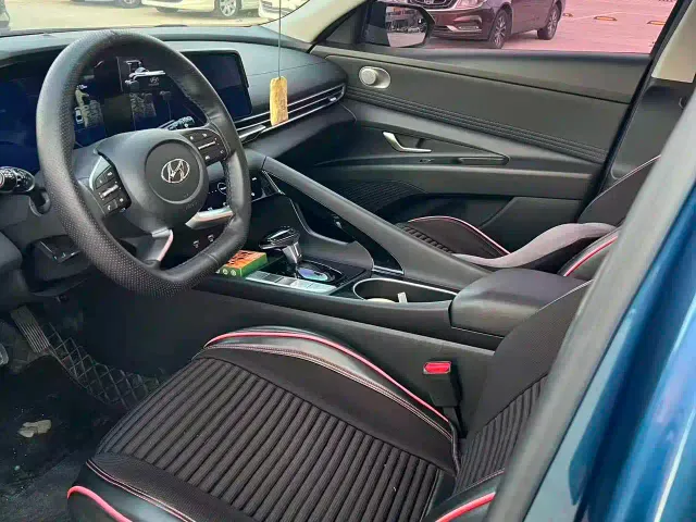 Hyundai Elantra — Фото автомобиля 7