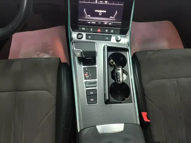 Audi A6L — Фото автомобиля 13