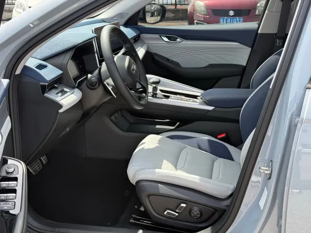 Geely Xingrui — Фото автомобиля 4