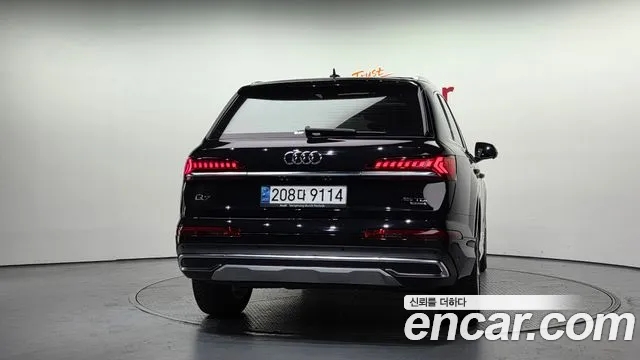Audi Q7 45 TDI quattro — Фото автомобиля 4