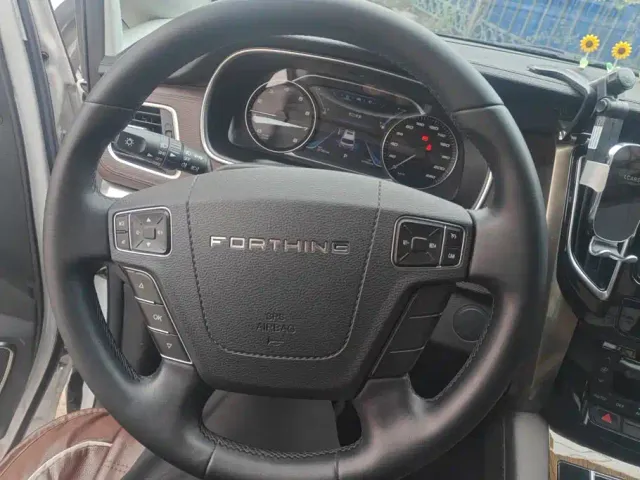Forthing Fengxing M7 — Фото автомобиля 15