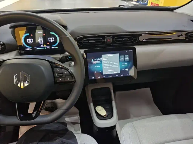 Leapmotor T03 — Фото автомобиля 8
