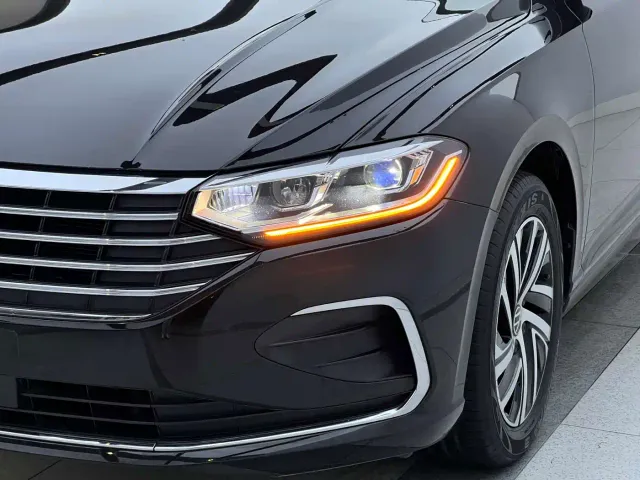 Volkswagen Lavida — Фото автомобиля 6