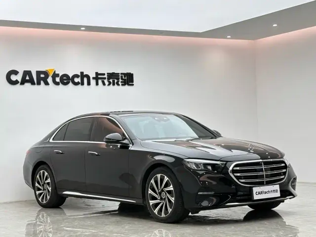 Mercedes-Benz E-Class — Фото автомобиля 6