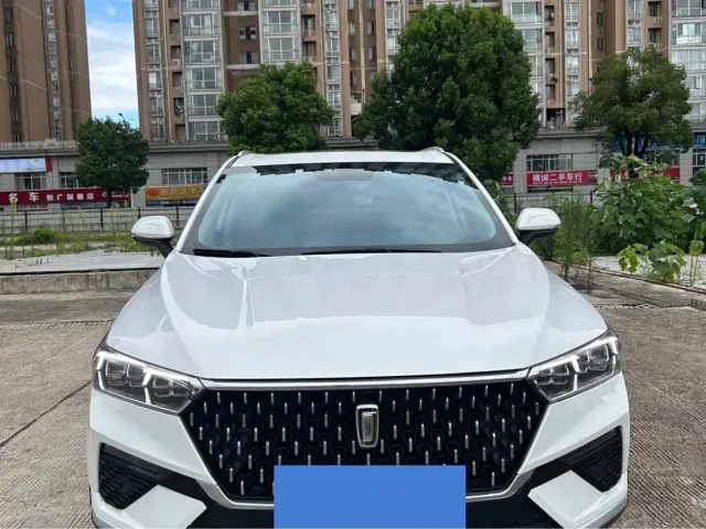 Bestune T77 — Фото автомобиля 2