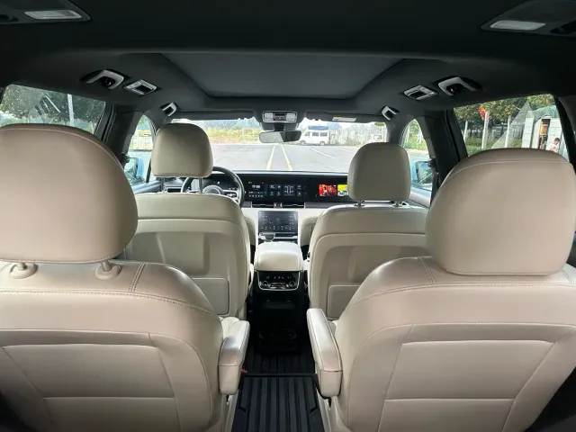 Li Auto ONE — Фото автомобиля 15