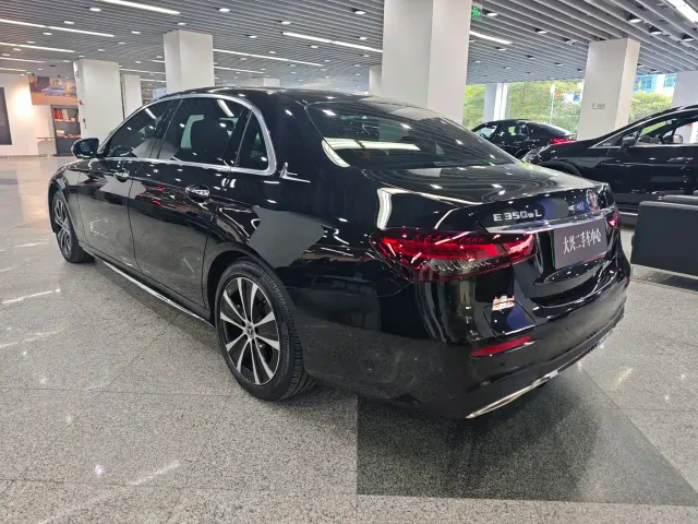 Mercedes-Benz E-Class — Фото автомобиля 6