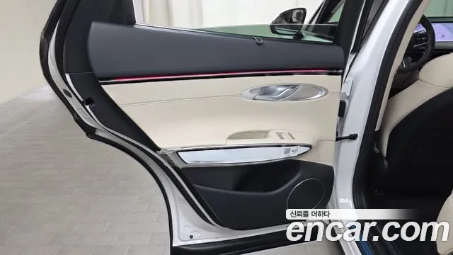 Genesis GV70 — Фото автомобиля 14