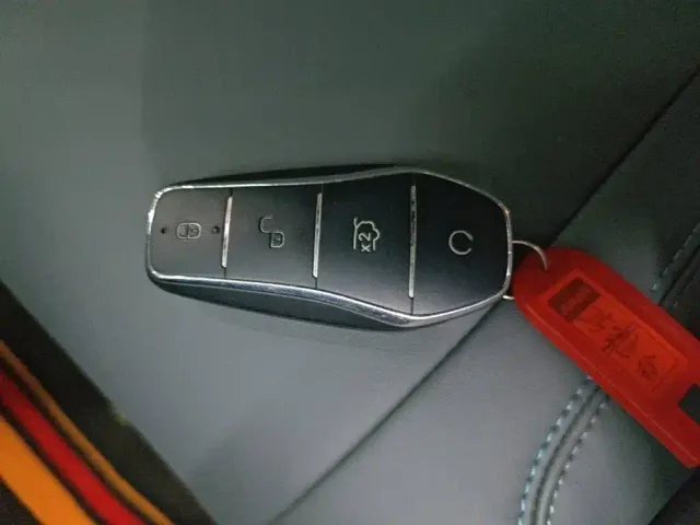 BYD Song L DM-i — Фото автомобиля 8