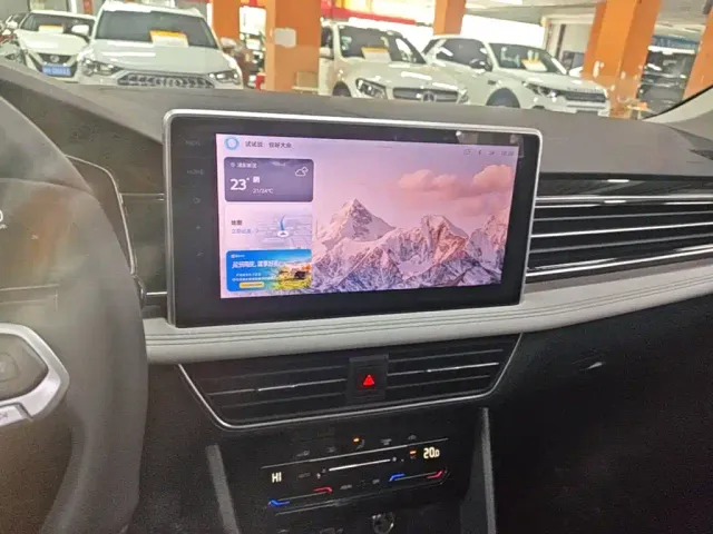 Volkswagen Tiguan L — Фото автомобиля 12