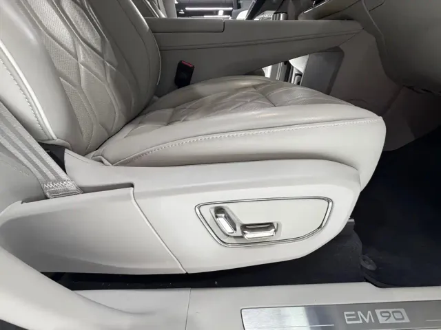 Volvo Volvo EM90 2025 Ultra Six-Seater — Фото автомобиля 17
