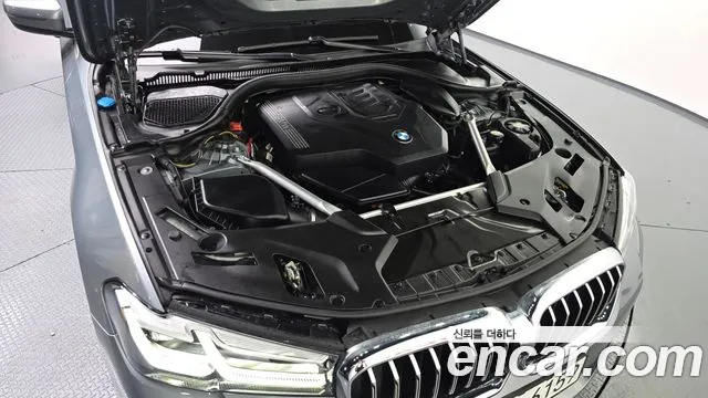 BMW 5 Series G30 — Фото автомобиля 9