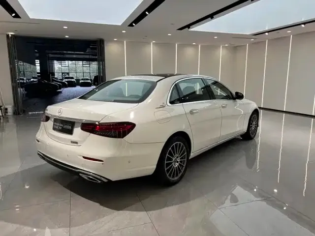 Mercedes-Benz E-Class — Фото автомобиля 15