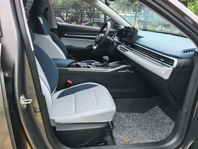 Geely Emgrand — Фото автомобиля 7