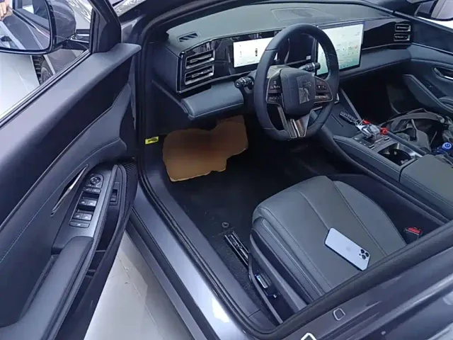 BYD Qin L — Фото автомобиля 15