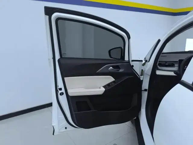 Geely Geometry Geely Geometry E Firefly 2024 Model 301km Light Flow — Фото автомобиля 7