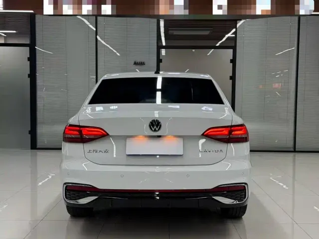 Volkswagen Lavida — Фото автомобиля 14