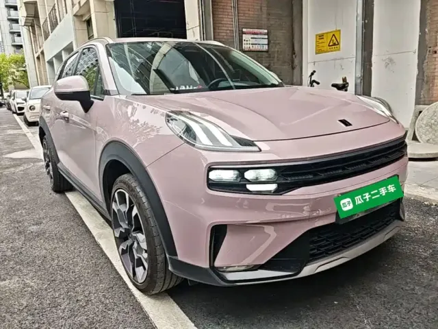 Lynk & Co 06 EM-P — Фото автомобиля 3