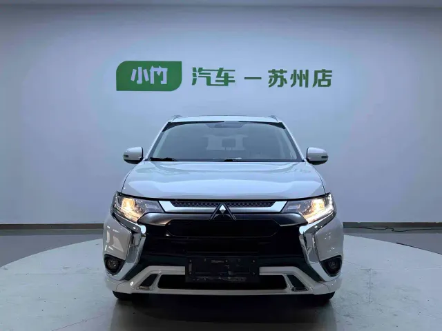 Mitsubishi Outlander — Фото автомобиля 2
