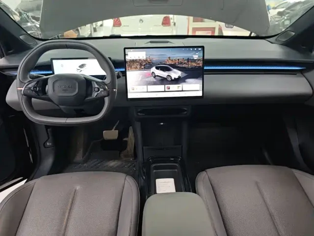 Lynk & Co Z20 — Фото автомобиля 9