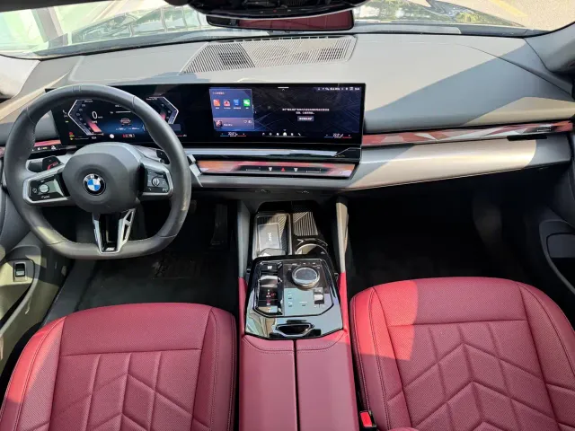 BMW 5 Series — Фото автомобиля 14