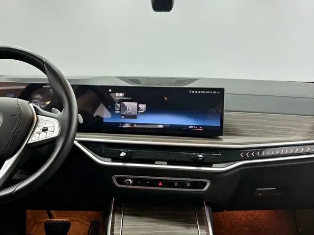 BMW X7 — Фото автомобиля 7