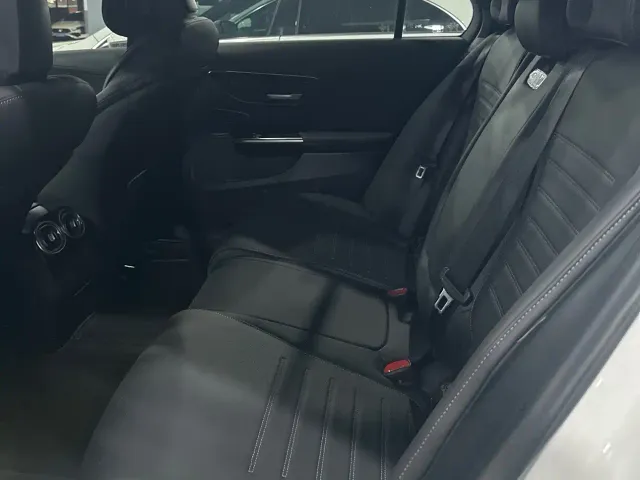 Mercedes-Benz C-Class — Фото автомобиля 10