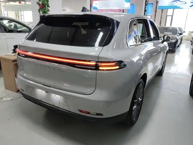 Leapmotor C10 — Фото автомобиля 6