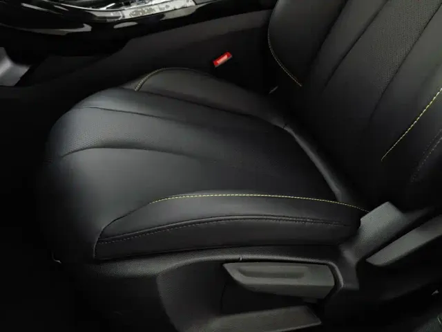 Roewe i5 — Фото автомобиля 20