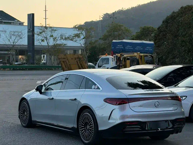 Mercedes-Benz EQS — Фото автомобиля 4