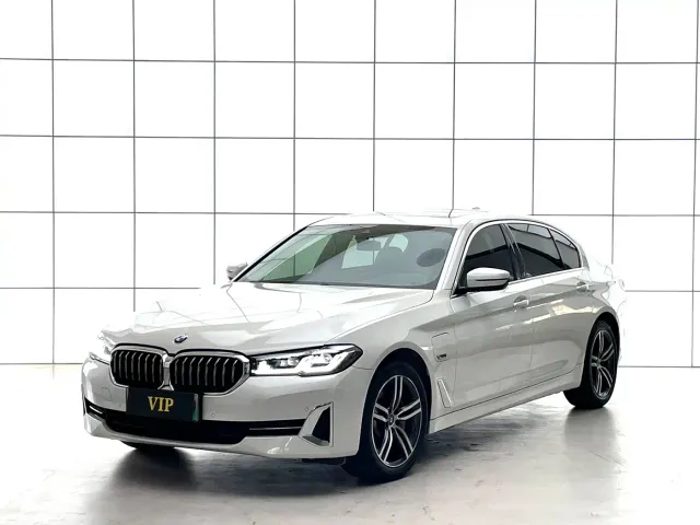 Фотография автомобиля — BMW 5 Series