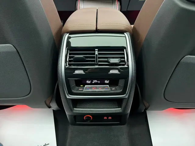 BMW X7 — Фото автомобиля 10