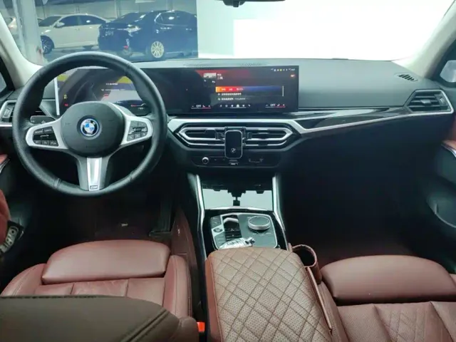 BMW i3 — Фото автомобиля 12