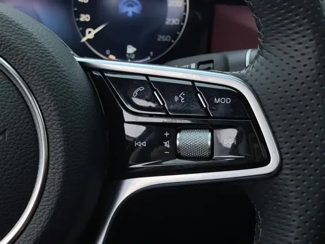 Hongqi H5 — Фото автомобиля 27