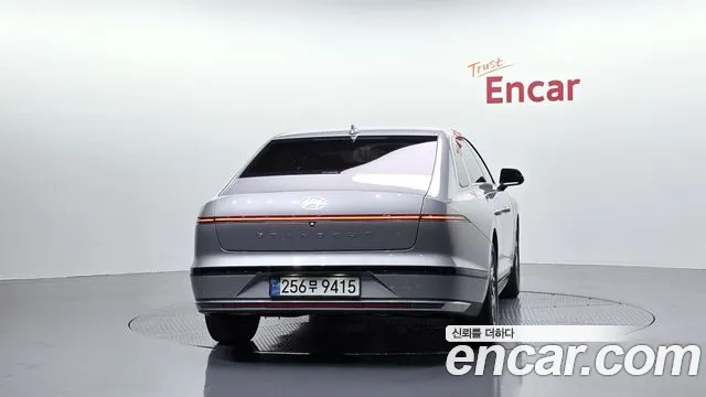 Hyundai Grandeur GN7 — Фото автомобиля 4