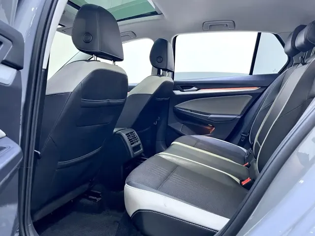 Volkswagen Golf — Фото автомобиля 7