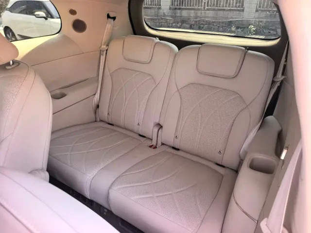 IM Motors LS9 — Фото автомобиля 10