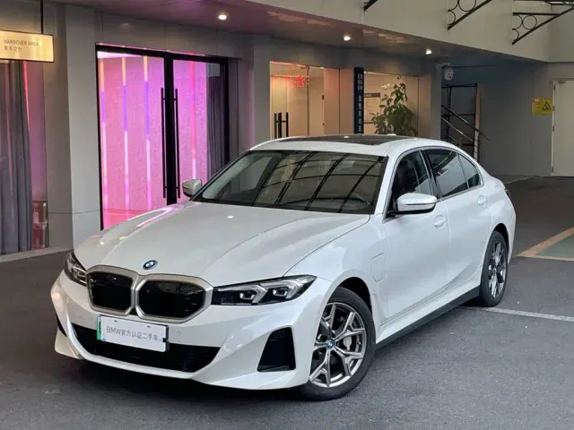Фотография автомобиля — BMW i3