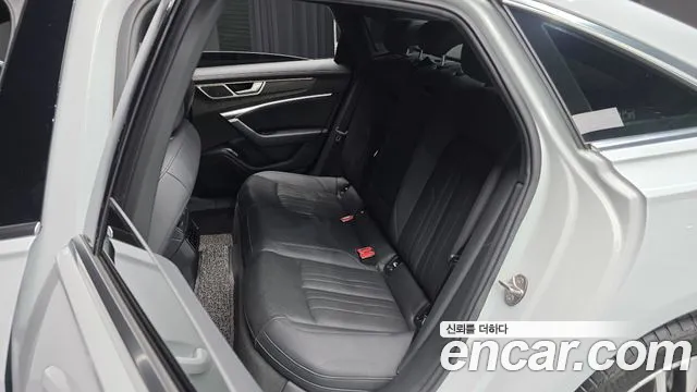 Audi A6 C8 — Фото автомобиля 16