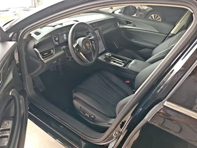 Hongqi H5 — Фото автомобиля 14