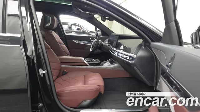 BMW 7-Series 7 серия (G70) 740i xDrive M Sport Limited — Фото автомобиля 11