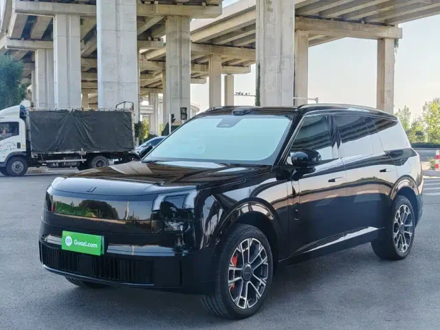 Фотография автомобиля — Lynk & Co 900