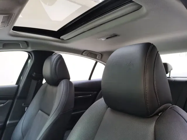 Mazda Axela — Фото автомобиля 14