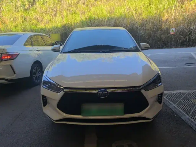BYD e2 — Фото автомобиля 2