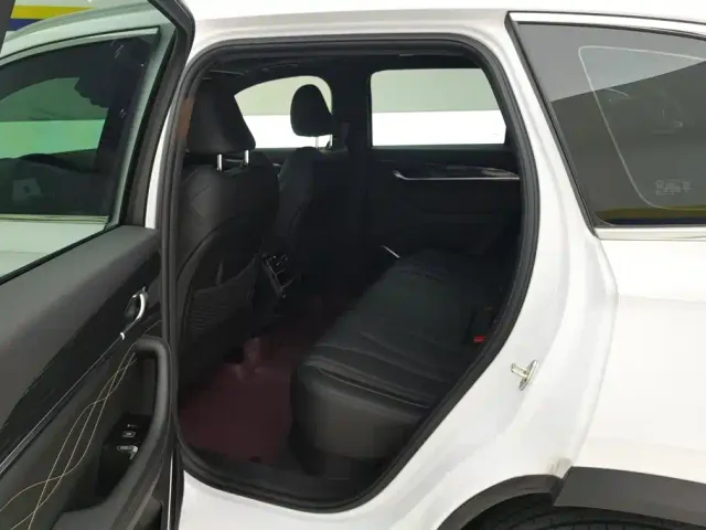 Geely Xingyue L — Фото автомобиля 11