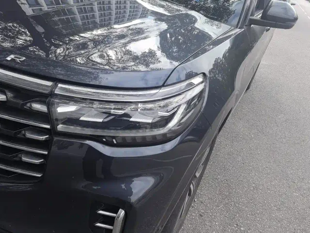 Ford Explorer — Фото автомобиля 5