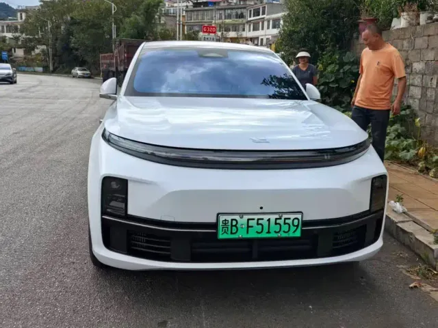 Li Auto L7 — Фото автомобиля 2